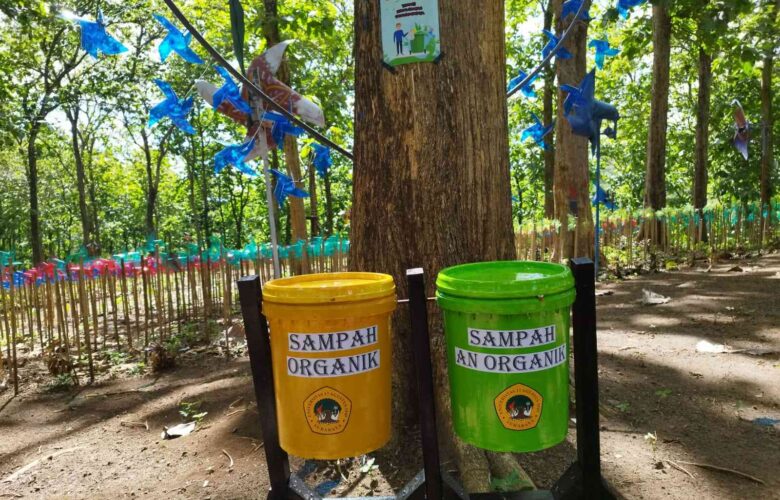 Tempat Sampah Organik dan Non Organik