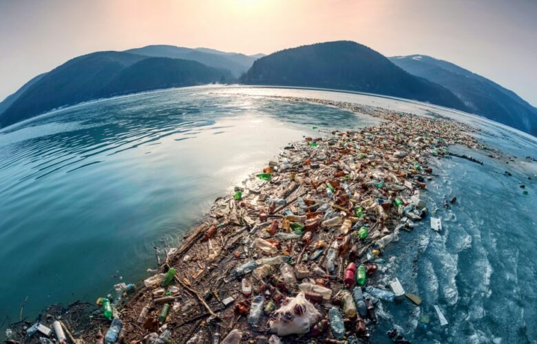 Pencemaran Laut Akibat Sampah Plastik