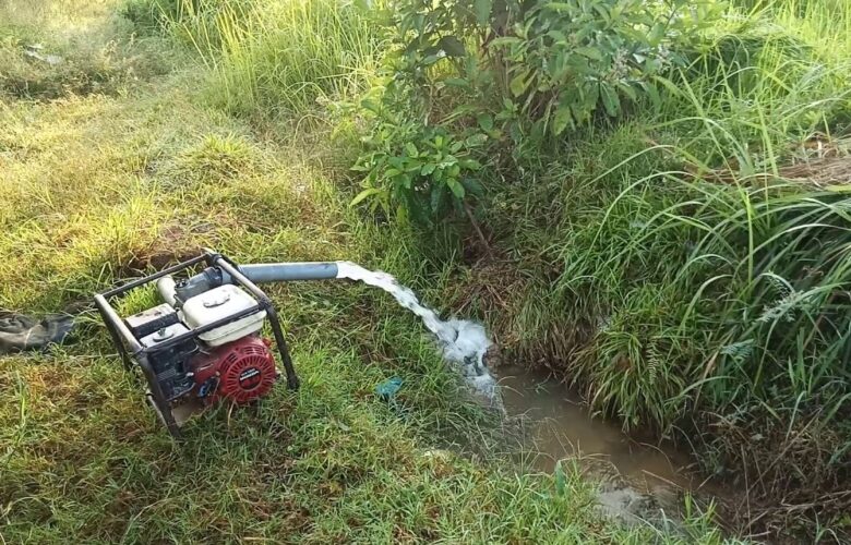 pompa air untuk sawah kering