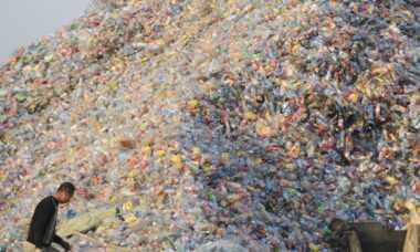 Potensi Usaha dari Limbah Plastik