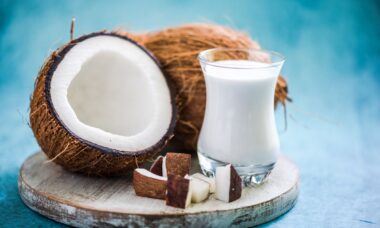 Kelapa Parut untuk Santan Segar