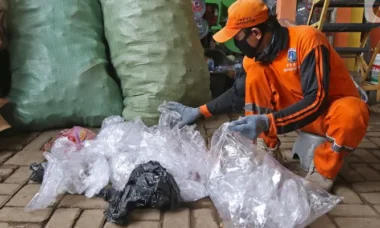 pencacah botol plastik skala kecil