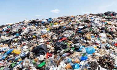 bisnis inovati daur ulang limbah plastik