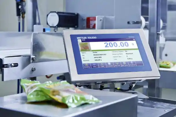 display berat pada check weigher otomatis